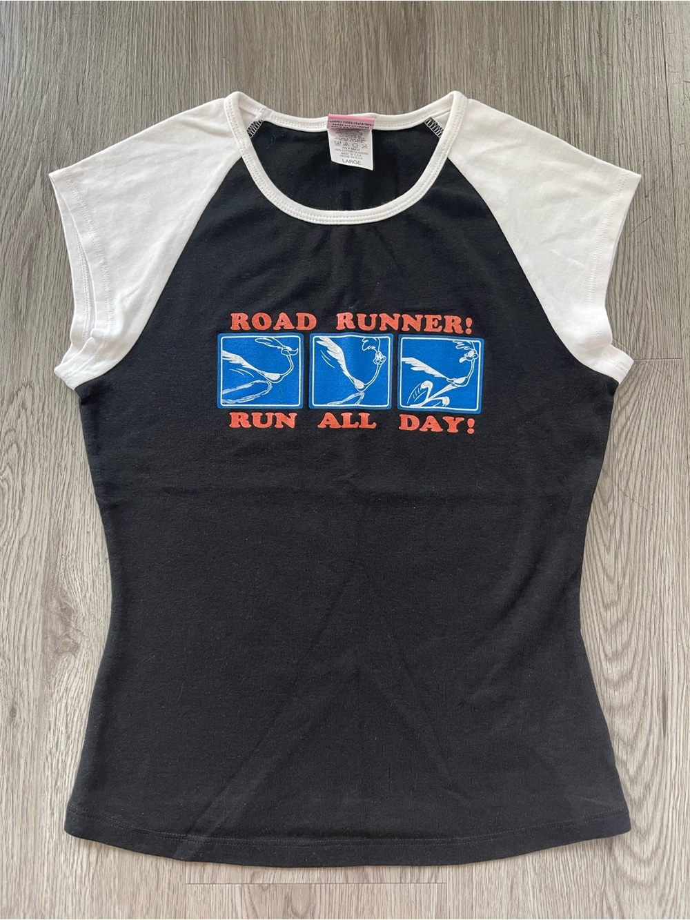 Y2K vintage looney toons road runner baby tee